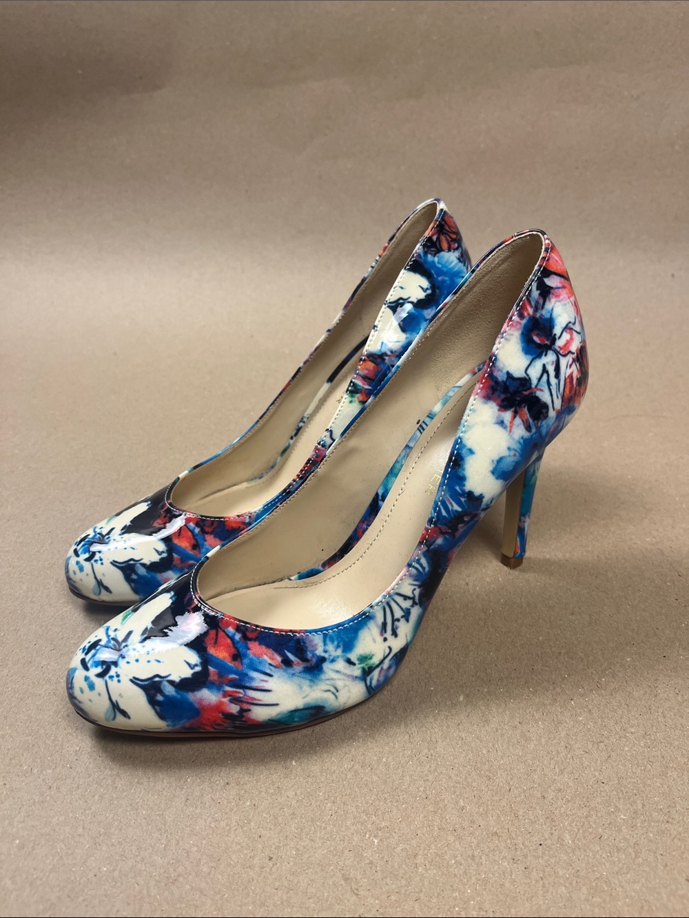 Marc Fisher Floral Patent Pump Heels 7.5 Cottagecore Resort Wear Blue Multicolor